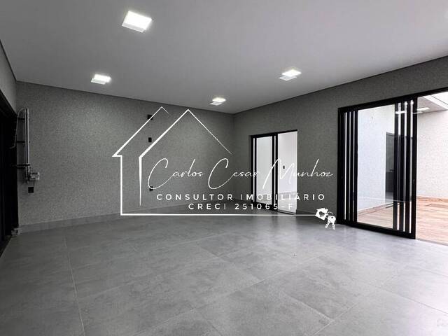 #167 - Casa para Venda em Franca - SP - 2