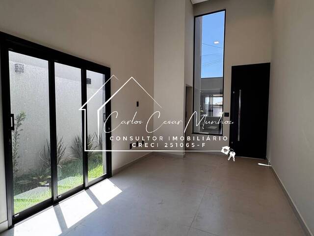 #246 - Casa para Venda em Franca - SP - 2