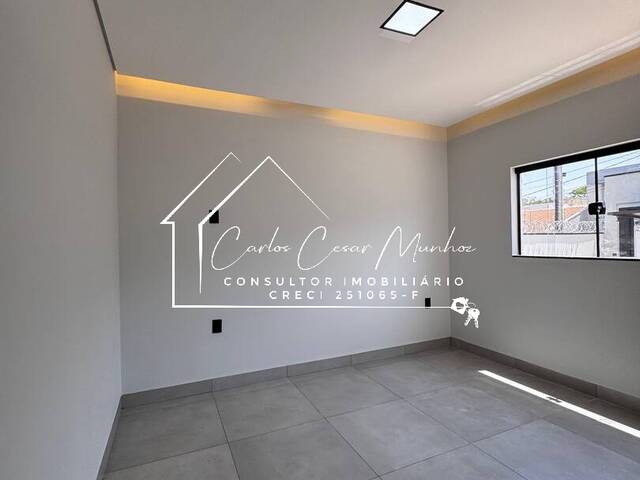 #250 - Casa para Venda em Franca - SP