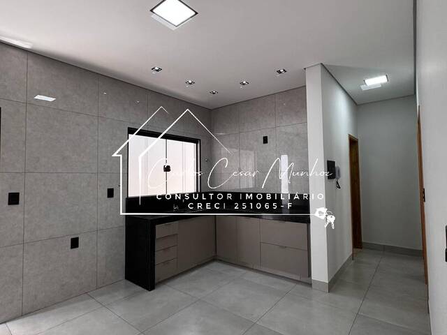 #250 - Casa para Venda em Franca - SP